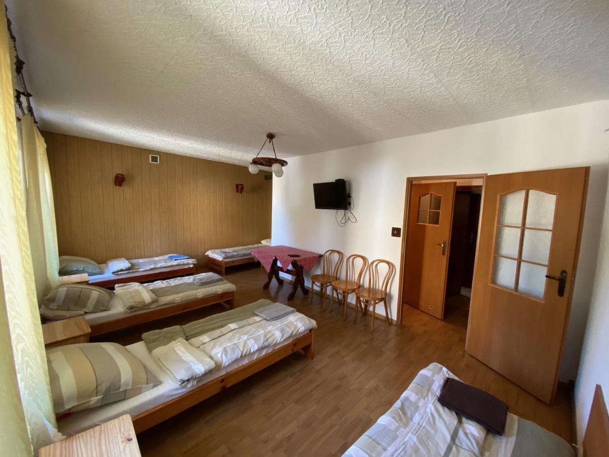Albergue "U Jedrusia" Zarebow Exterior foto